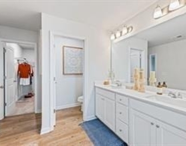 5161 Sidney Square Drive - Photo Thumbnail 13