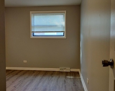 11540 S Peoria Street - Photo Thumbnail 13