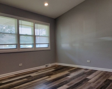 11540 S Peoria Street - Photo Thumbnail 3