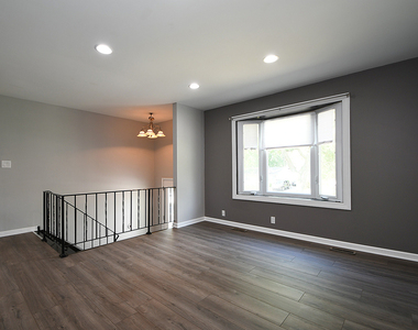 19527 Sycamore Street - Photo Thumbnail 4