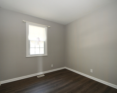 19527 Sycamore Street - Photo Thumbnail 11