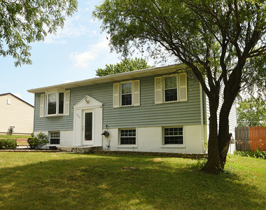 19527 Sycamore Street - Photo Thumbnail 2