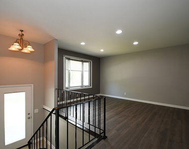 19527 Sycamore Street - Photo Thumbnail 3