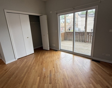 1514 N Wood Street - Photo Thumbnail 5