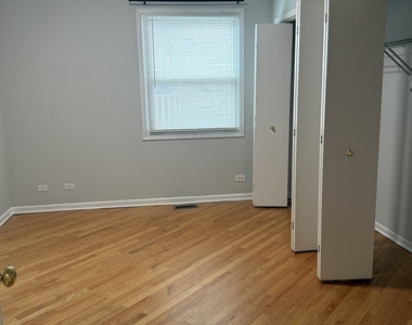 1514 N Wood Street - Photo Thumbnail 1