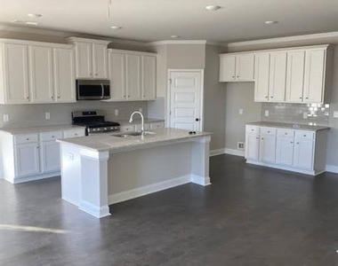 200 Broadleaf Walk - Photo Thumbnail 1