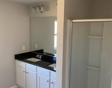 200 Broadleaf Walk - Photo Thumbnail 6