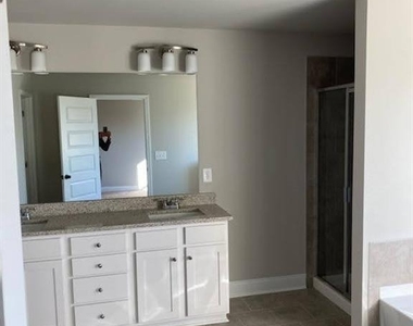 200 Broadleaf Walk - Photo Thumbnail 12