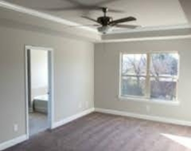 200 Broadleaf Walk - Photo Thumbnail 11