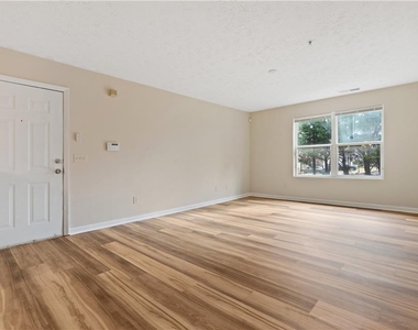 6104 Waldrop Place - Photo Thumbnail 6