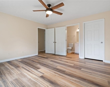 6104 Waldrop Place - Photo Thumbnail 14