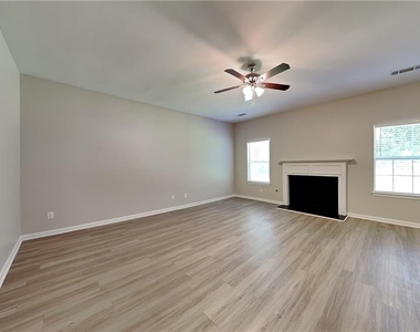 98 Margaret Crossing - Photo Thumbnail 1