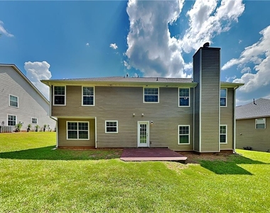 98 Margaret Crossing - Photo Thumbnail 14