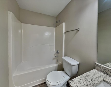 98 Margaret Crossing - Photo Thumbnail 13