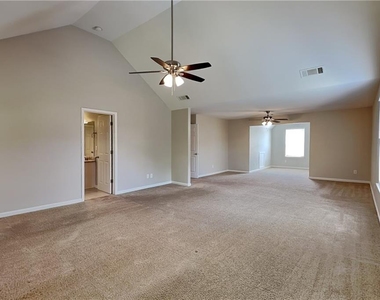 98 Margaret Crossing - Photo Thumbnail 7