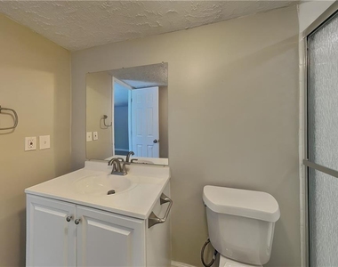 1395 Chalet Circle - Photo Thumbnail 12