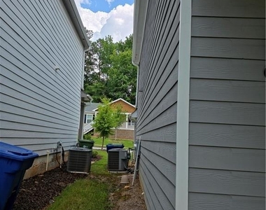 430 Village Creek Drive - Photo Thumbnail 2