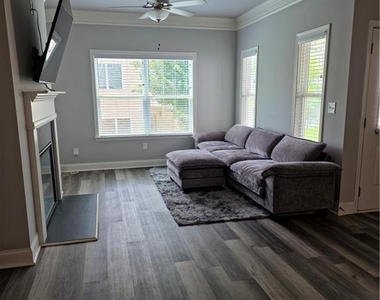 430 Village Creek Drive - Photo Thumbnail 11