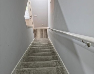 430 Village Creek Drive - Photo Thumbnail 14