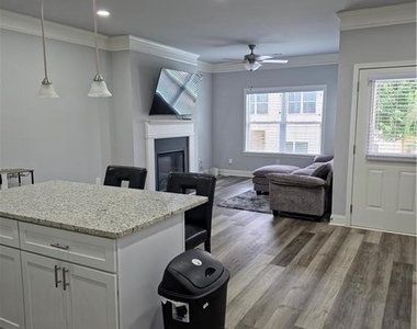 430 Village Creek Drive - Photo Thumbnail 9