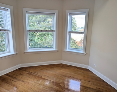 4014 N Central Park Avenue - Photo Thumbnail 4