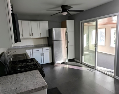 9407 Elm Avenue - Photo Thumbnail 3