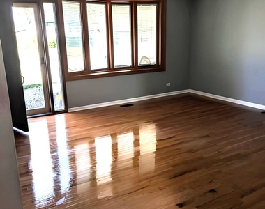 9407 Elm Avenue - Photo Thumbnail 2