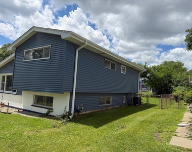 934 S Harvard Avenue - Photo Thumbnail 1