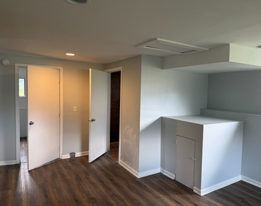 934 S Harvard Avenue - Photo Thumbnail 7