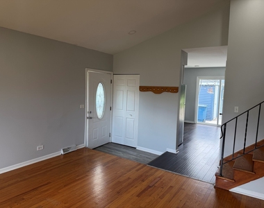 934 S Harvard Avenue - Photo Thumbnail 3