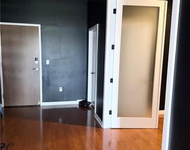 333 Nelson Street Sw - Photo Thumbnail 2