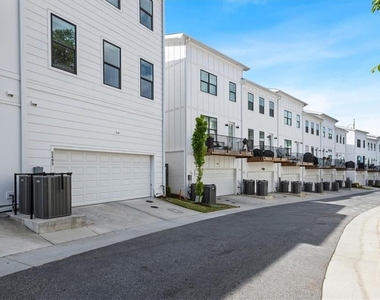 2493 Sycamore Road Nw - Photo Thumbnail 5