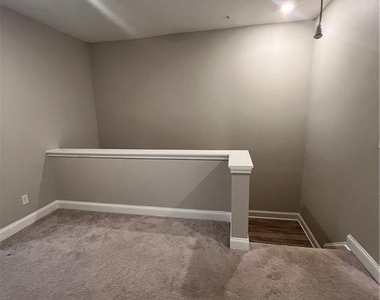 942 Catamaran Court - Photo Thumbnail 15