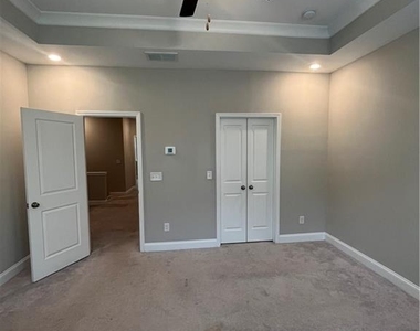 942 Catamaran Court - Photo Thumbnail 17