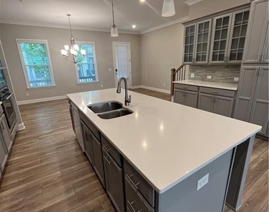 942 Catamaran Court - Photo Thumbnail 4