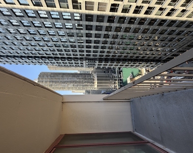 200 N Dearborn Street - Photo Thumbnail 7