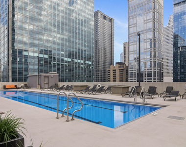 345 N La Salle Drive - Photo Thumbnail 12