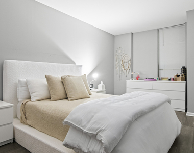 345 N La Salle Drive - Photo Thumbnail 3