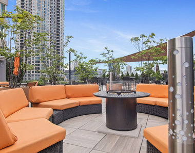 345 N La Salle Drive - Photo Thumbnail 16