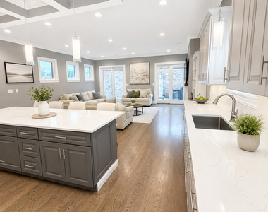 7338 W Clarence Avenue - Photo Thumbnail 10