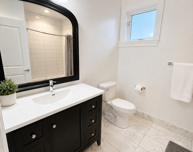 7338 W Clarence Avenue - Photo Thumbnail 16