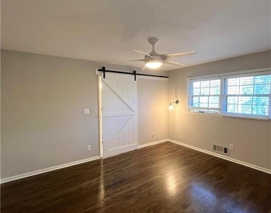 3434 Palace Court - Photo Thumbnail 10