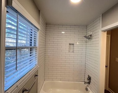 3434 Palace Court - Photo Thumbnail 29