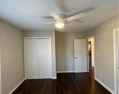 3434 Palace Court - Photo Thumbnail 31