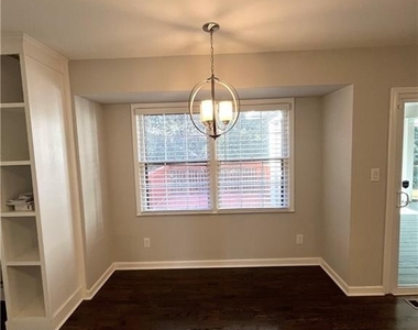 3434 Palace Court - Photo Thumbnail 6