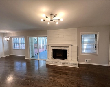 3434 Palace Court - Photo Thumbnail 8