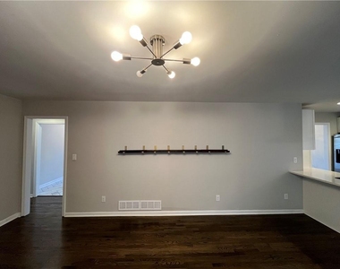3434 Palace Court - Photo Thumbnail 9