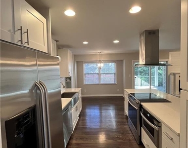3434 Palace Court - Photo Thumbnail 5