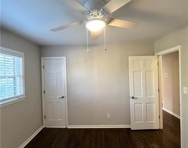 3434 Palace Court - Photo Thumbnail 26