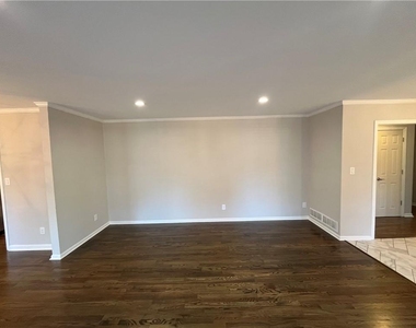 3434 Palace Court - Photo Thumbnail 20